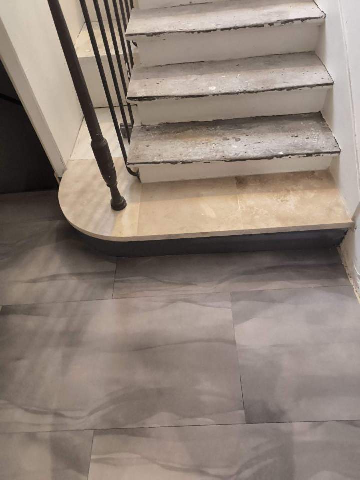 Marches en pierre Saint-Chéron