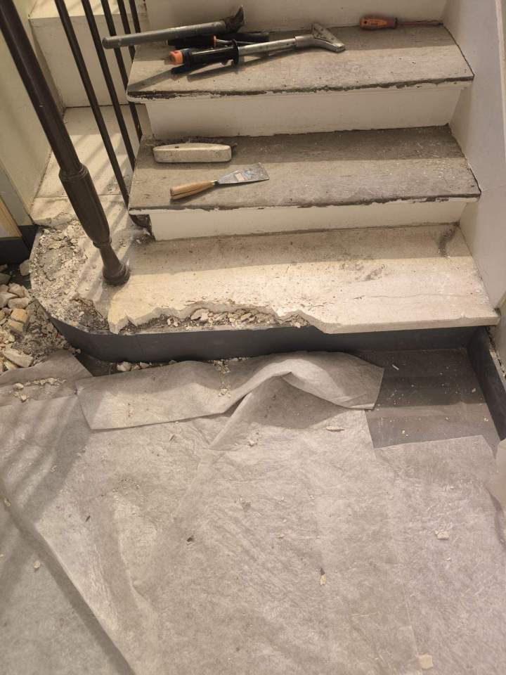 Réfection marches en pierre Saint-Chéron